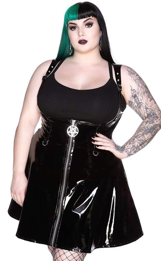 Plus size alt outfit: black vinyl dress