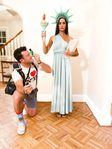 Halloween costume for women: Statue of Liberty
