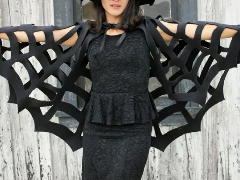 Halloween costume for women: DIY spider web cape
