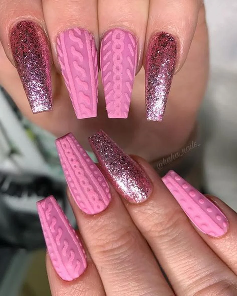 Glitter sweater texture nails with knit pattern