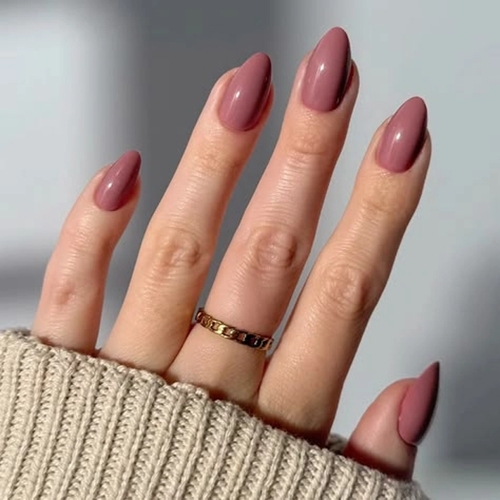 Mauve fall nails on fair skin