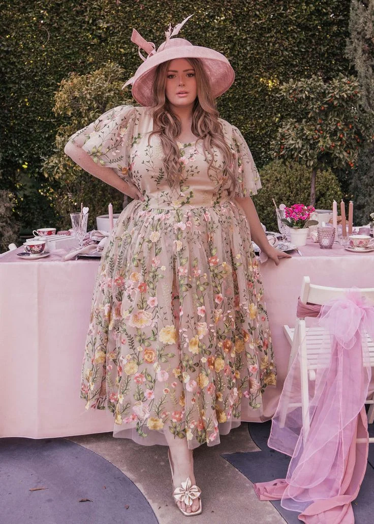 Floral lace garden party midi dress with pink hat