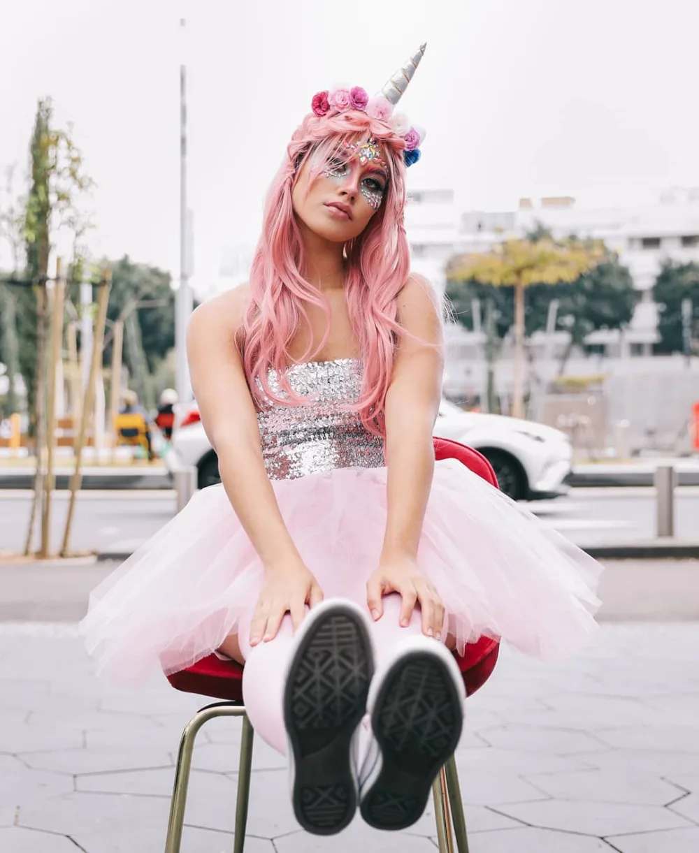 Pink hair halloween costume: pink hair unicorn outfit