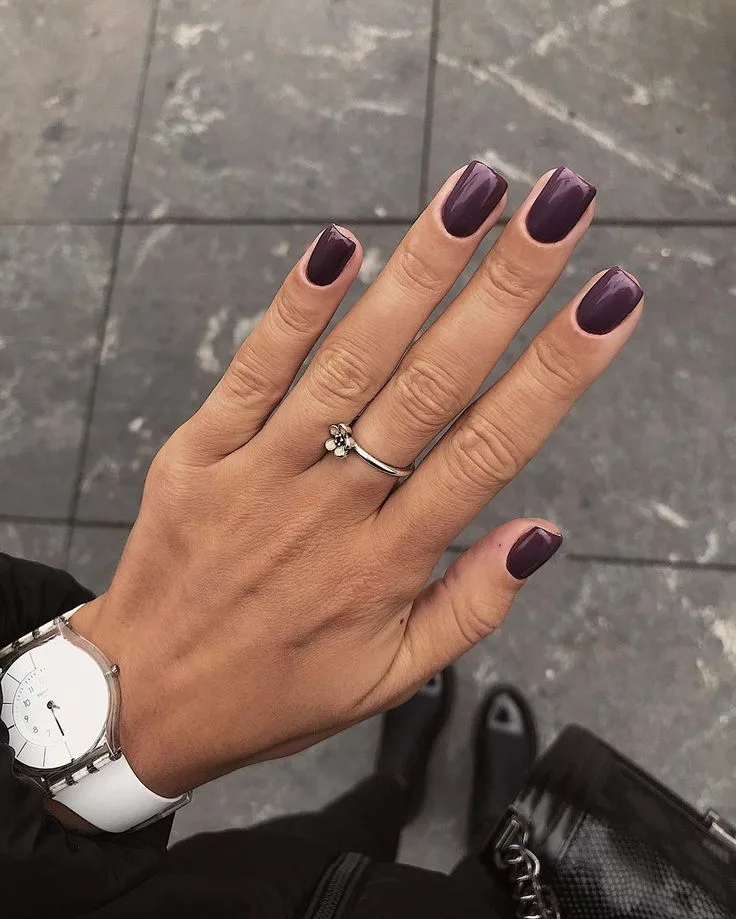 Plum fall nails: short plum square nails street style