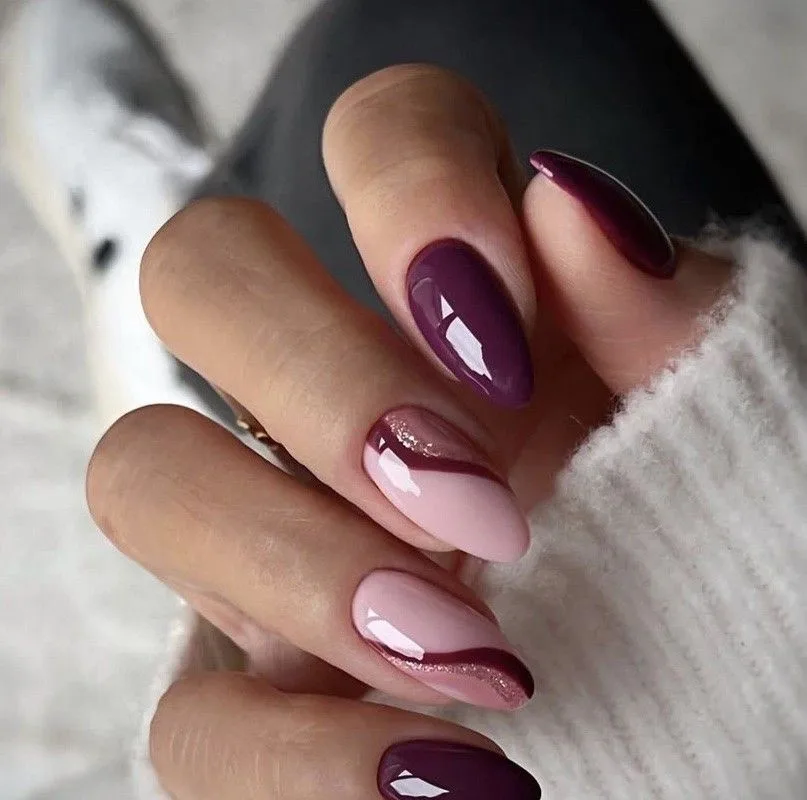 Plum fall nails: plum and blush swirl nails