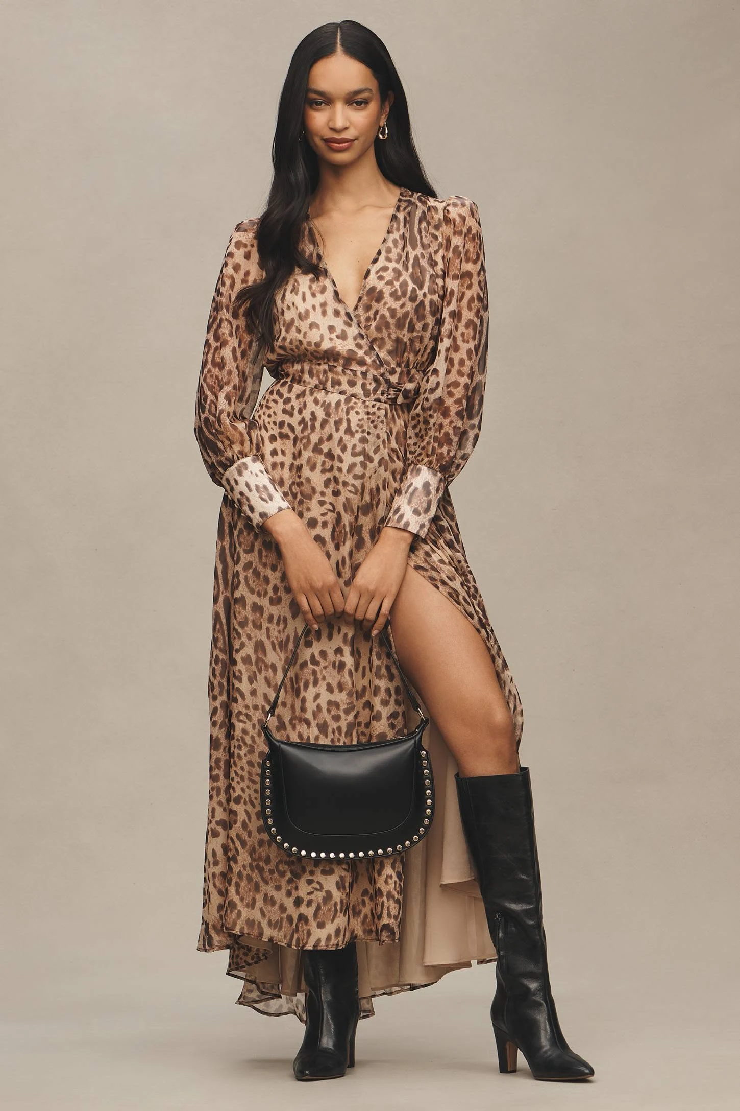 Elegant Thanksgiving dress outfit idea, leopard print midi dress fall outfit elegant
