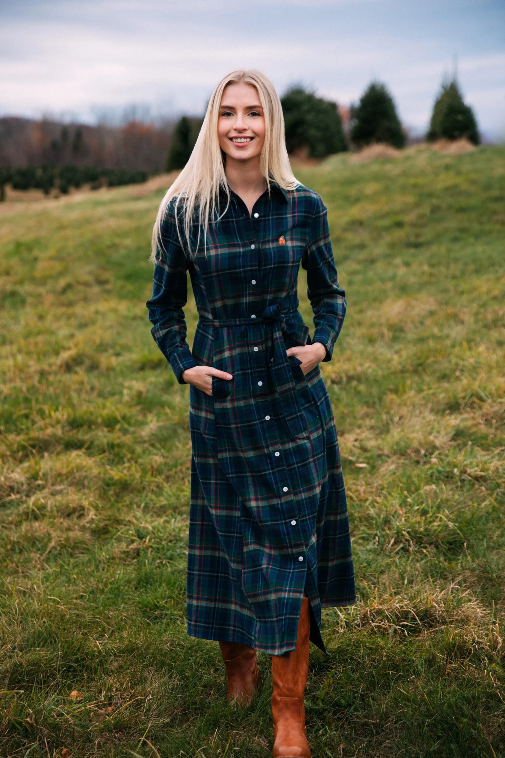 Elegant Thanksgiving dress outfit idea, plaid midi dress fall outfit women elegant