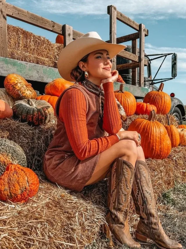 30 Fall Festival Outfits for Women in Their 20s That Nail In-Between Weather