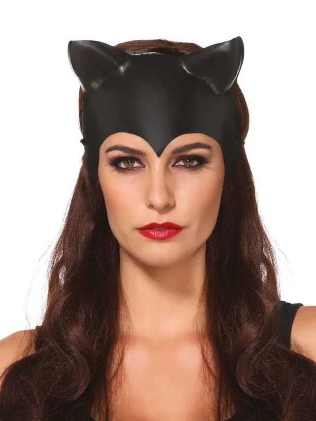 30 Trendy Halloween Costumes for Women in Their 20s Everyone Will Ask About